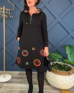 Vestido casual com capuz e estampado circular