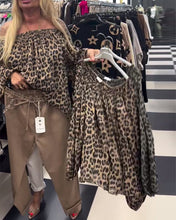 Carregar imagem no visualizador da galeria, Blusa elegante com padrão leopardo de um ombro só
